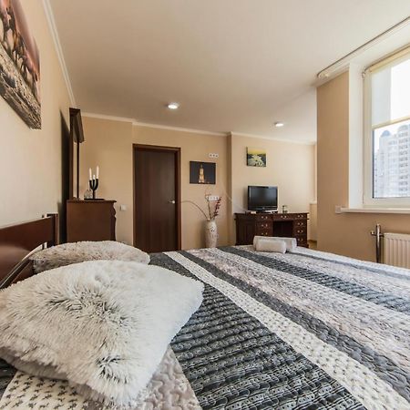 Super Comfort Flat For You Near The Metro. Киев Екстериор снимка