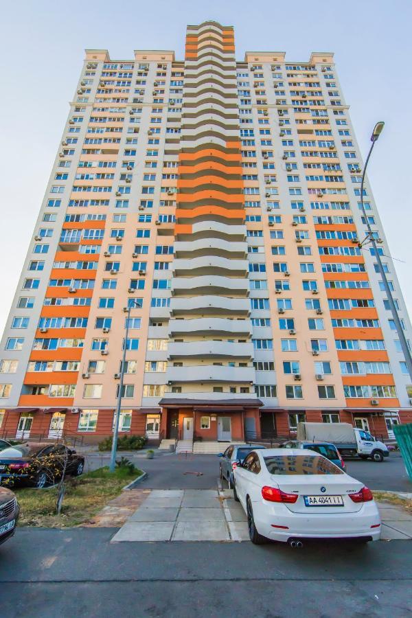 Super Comfort Flat For You Near The Metro. Киев Екстериор снимка
