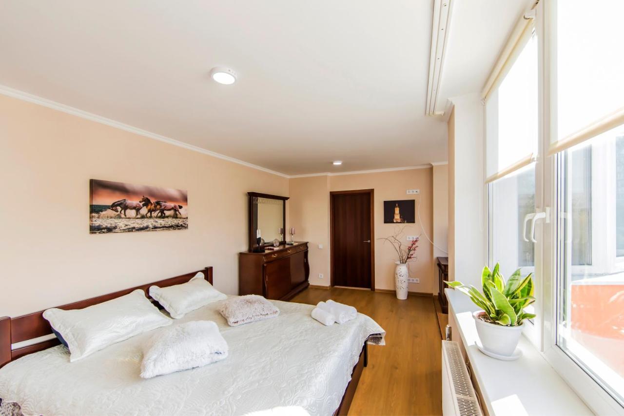 Super Comfort Flat For You Near The Metro. Киев Екстериор снимка
