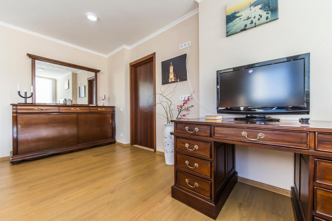 Super Comfort Flat For You Near The Metro. Киев Екстериор снимка
