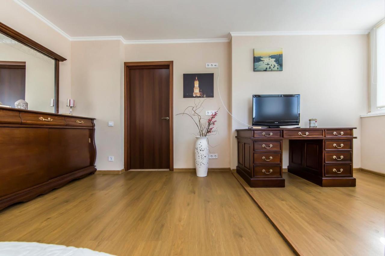 Super Comfort Flat For You Near The Metro. Киев Екстериор снимка